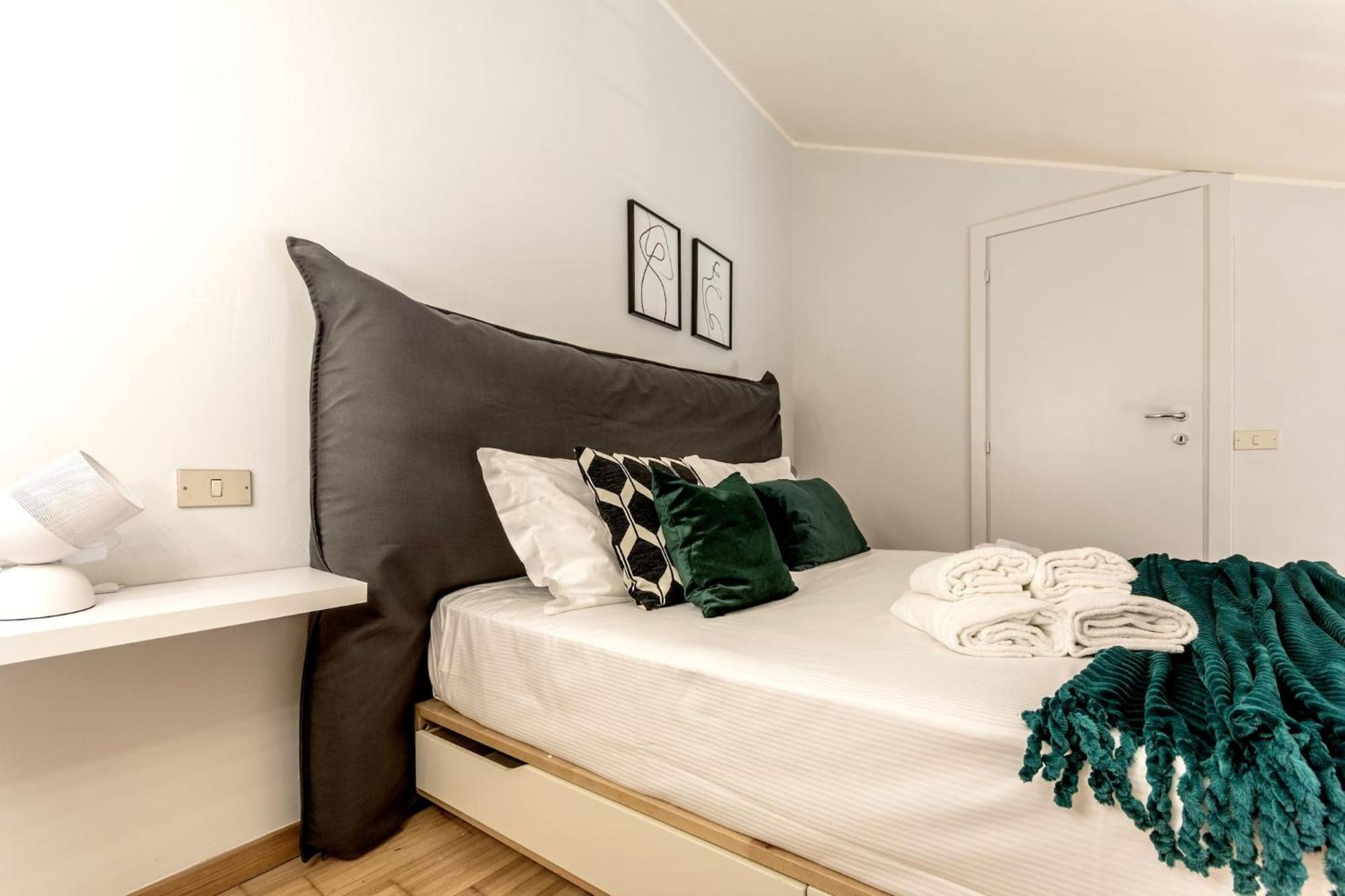 Lovely Apartments In The Hearth Of Brera By Rentopolis Milan Exterior photo